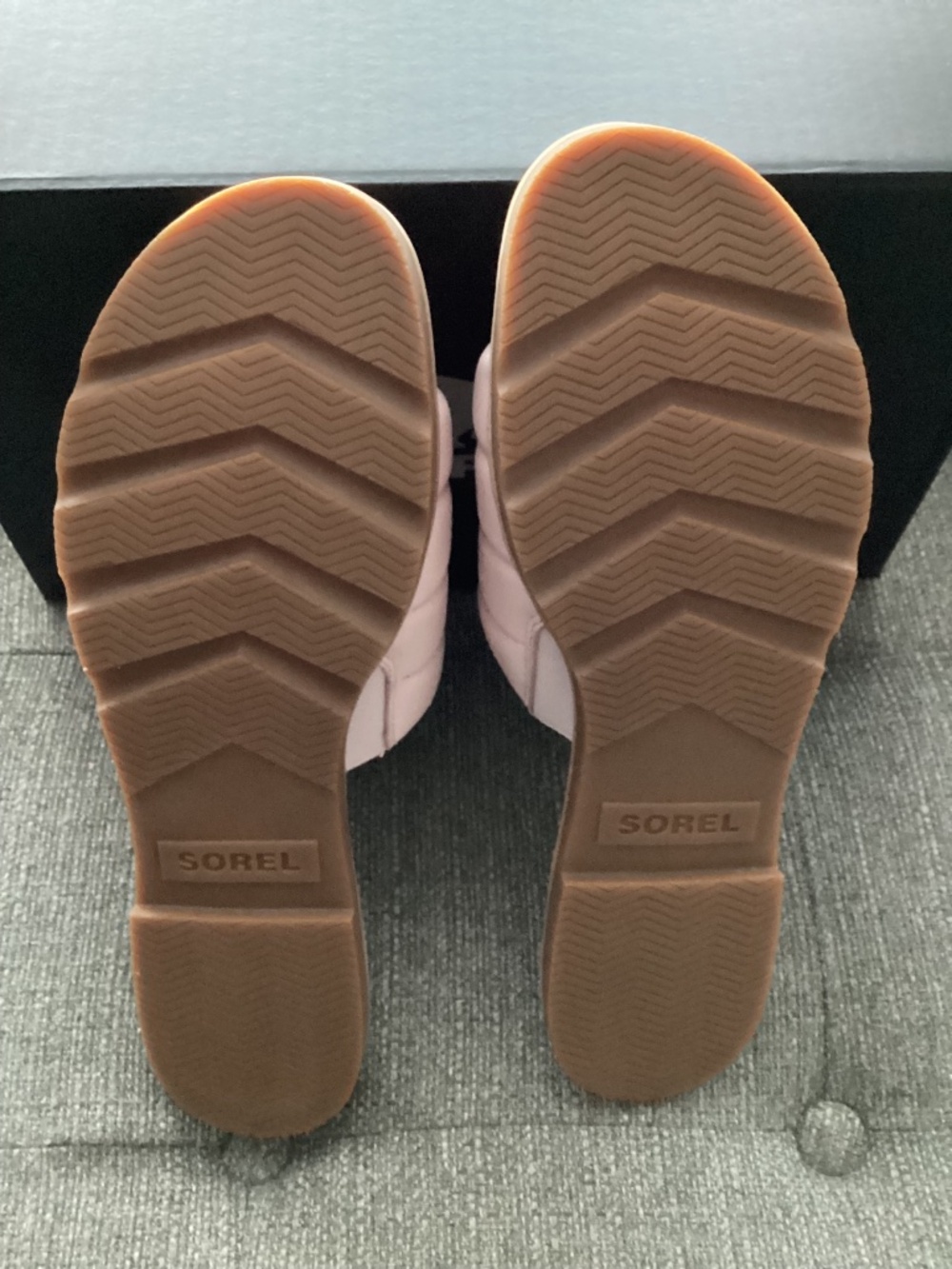 SOREL Ella III Quilted Puff Slide Sandal - Picture 8 of 16